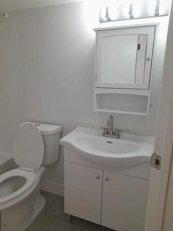 Furnished Room-5 Close To U Of A In Edmonton - With Shared Spaces
